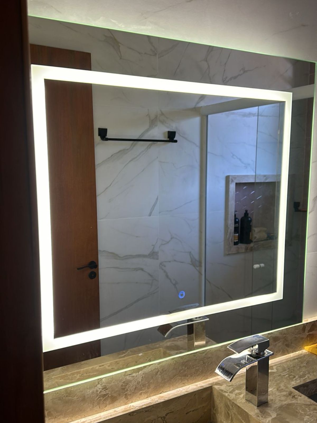 Espelho decorativo e vidros decorativos