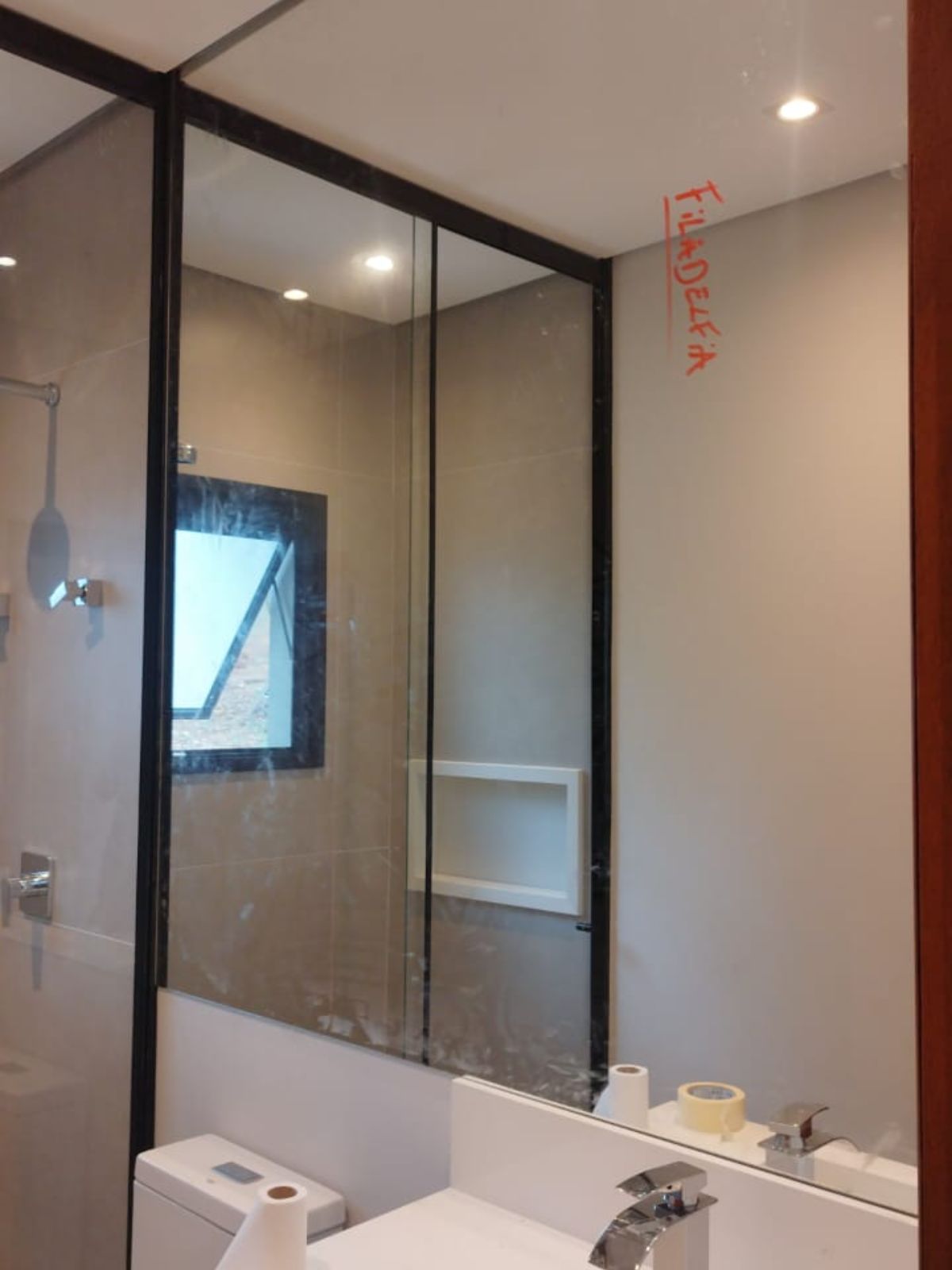 Espelho decorativo e vidros decorativos