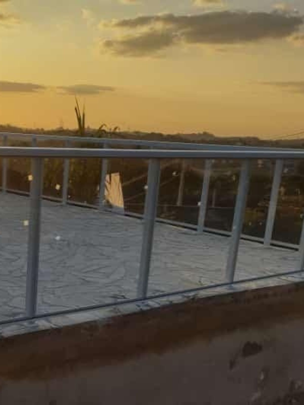 Guarda corpo de vidro em varanda