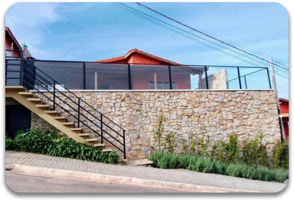 Guarda corpo de vidro em varanda